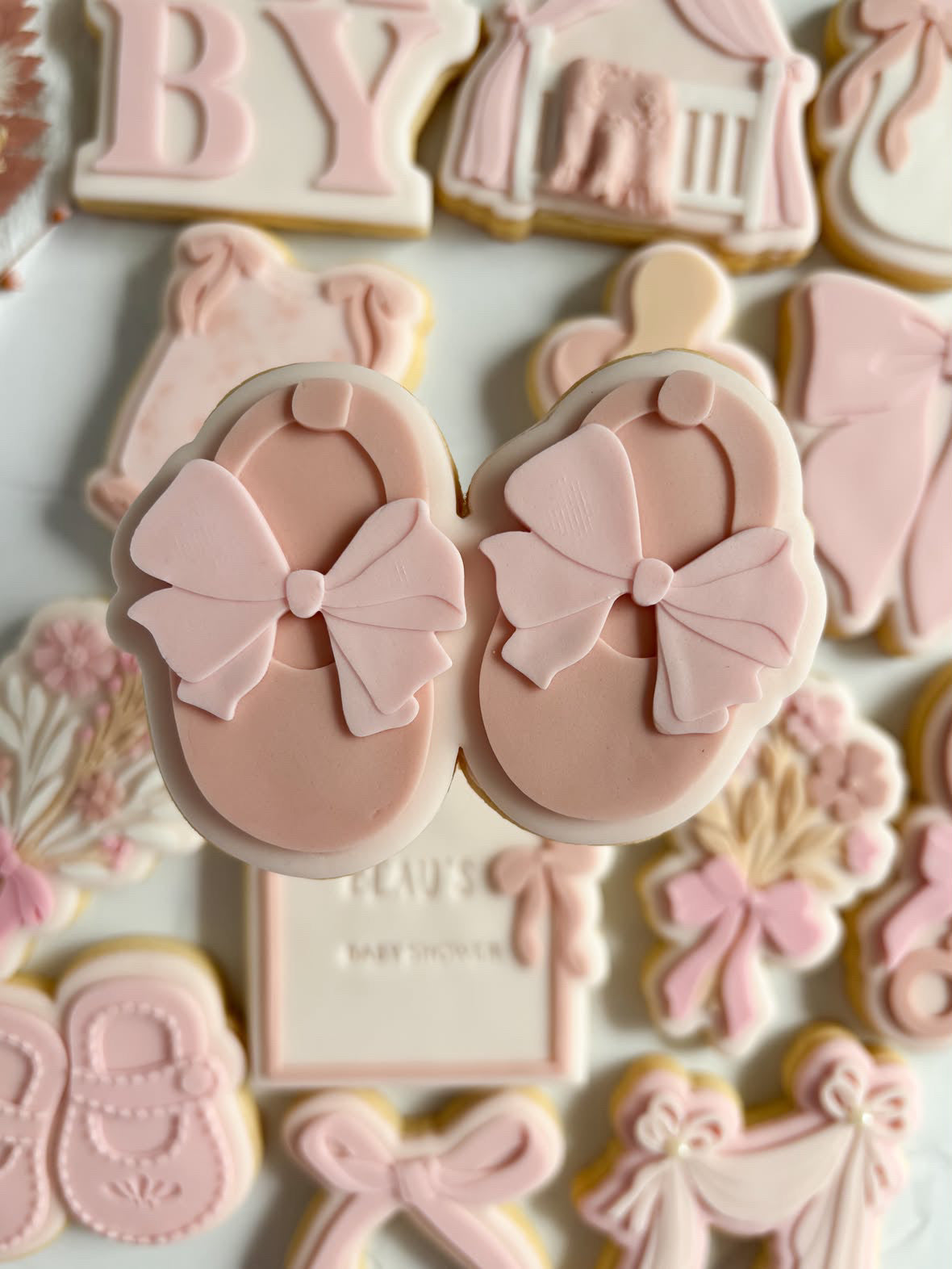 Baby shoes with bow V2 debosser and cutter